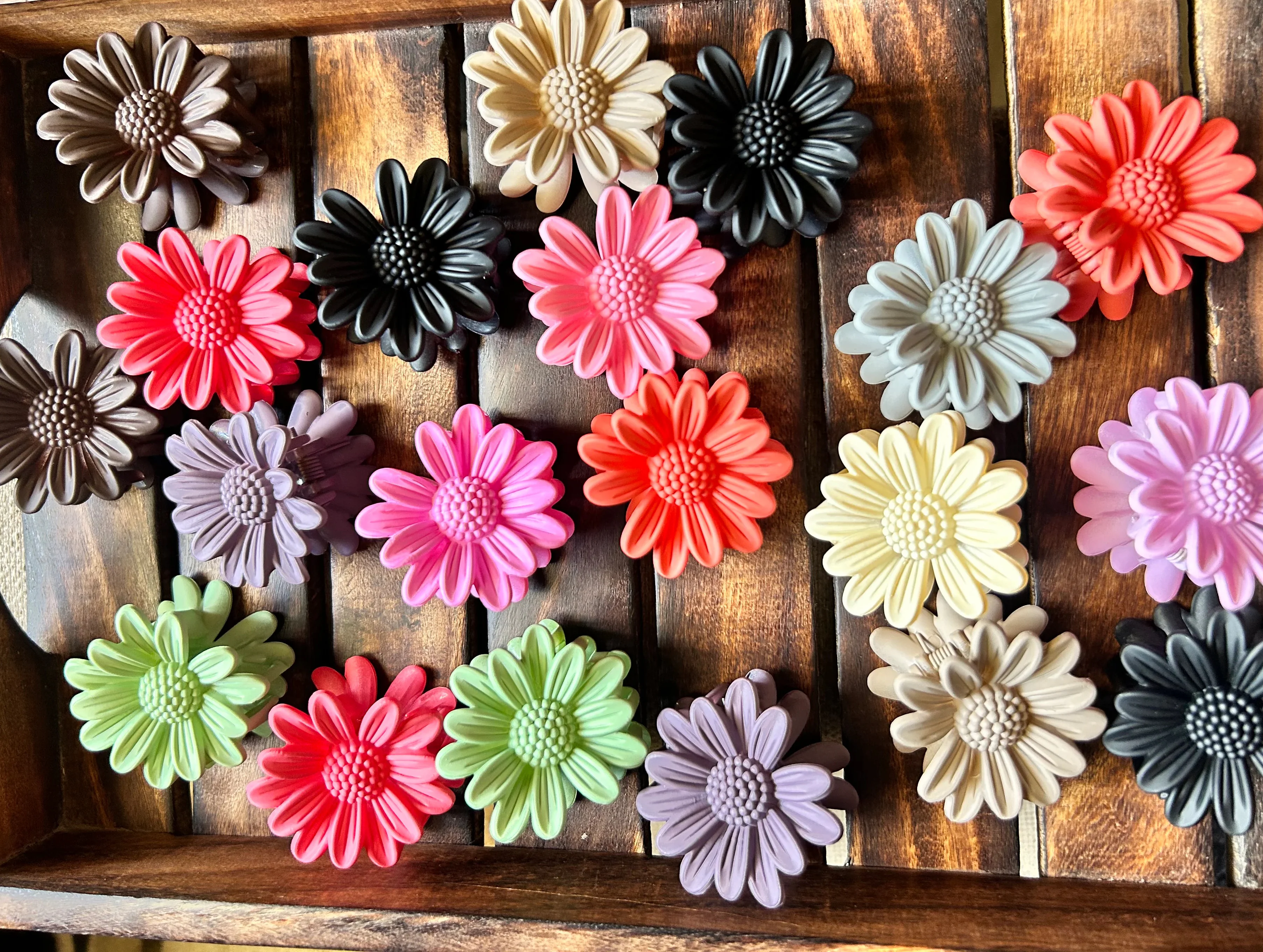 Matte finish small clips