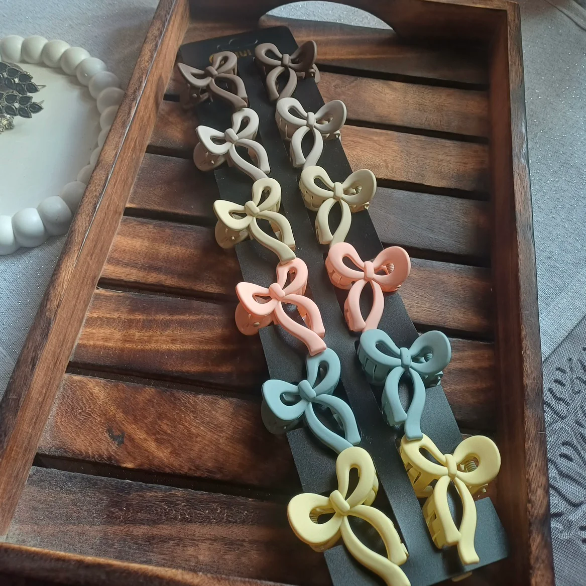Mini bow claws
