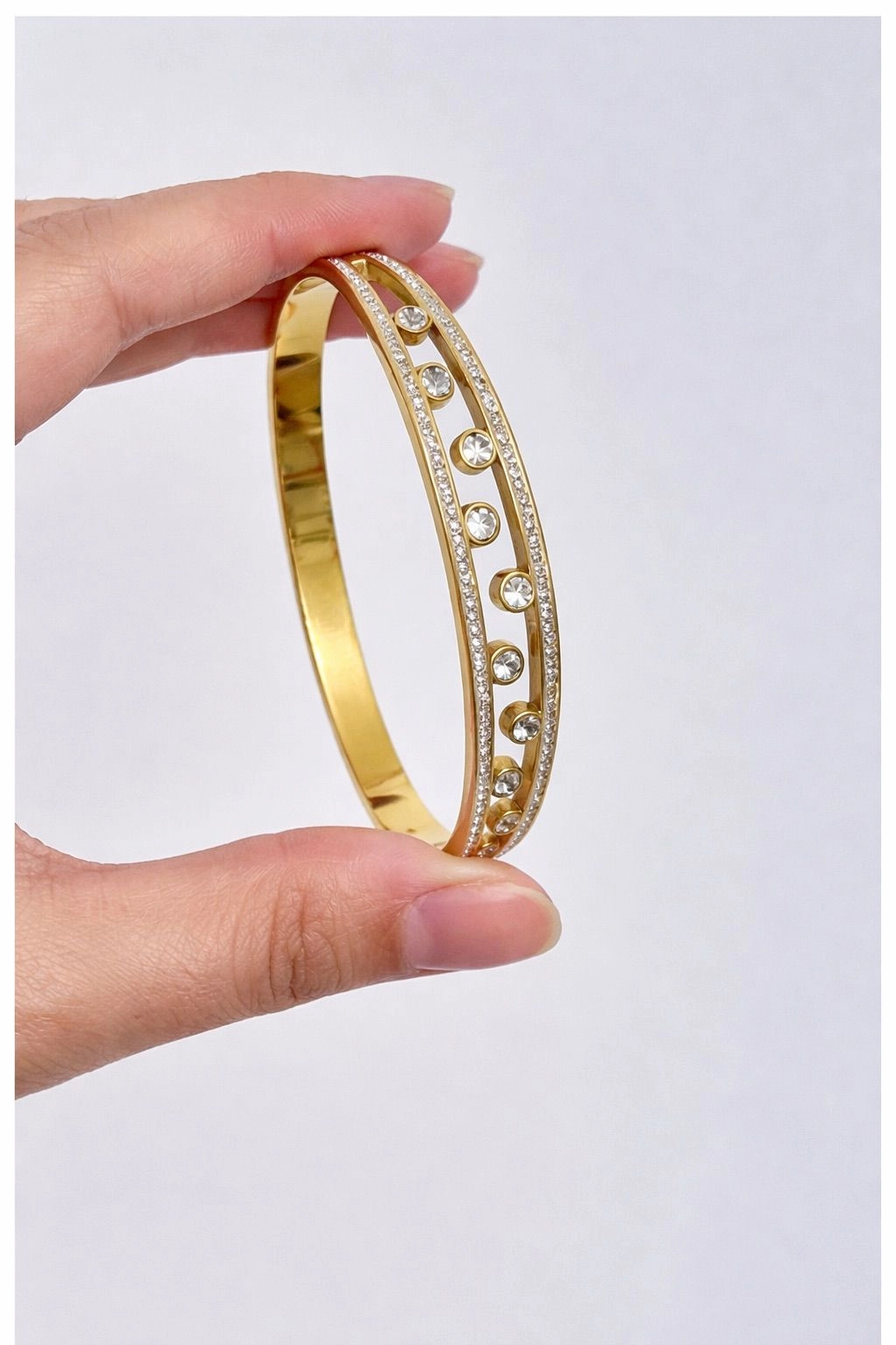 Round stone bracelet