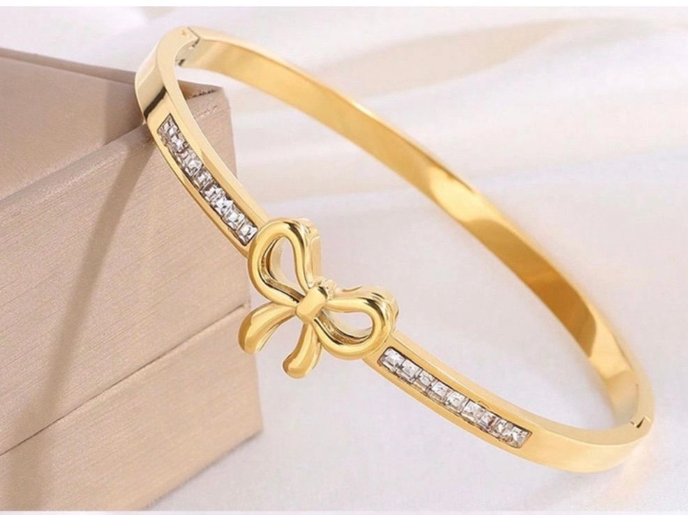 Baby sized bow bracelet