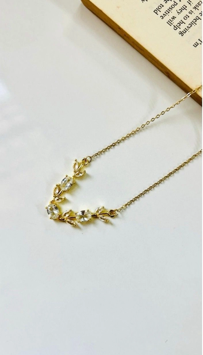 Tulip necklace