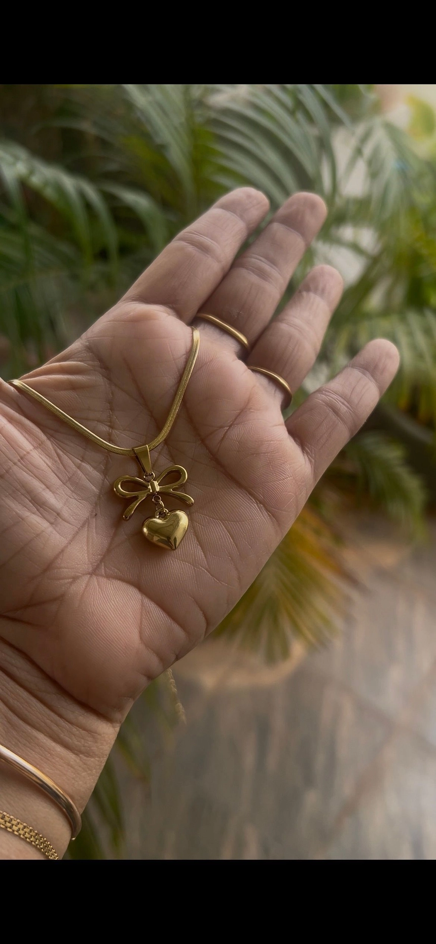 Bow heart chain 1