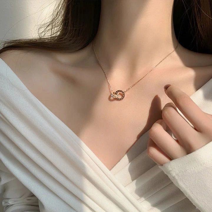 Interlocked Roman Ring Necklace