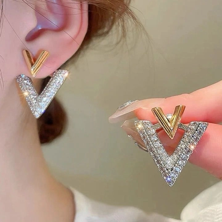 V Luxe Drops Earrings