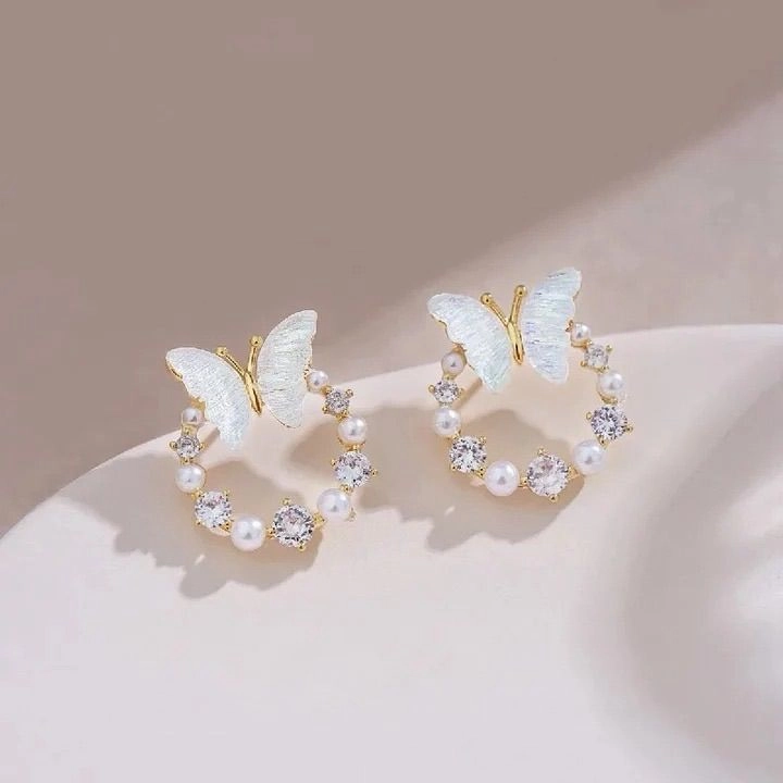 Pearl Flutter Earrings