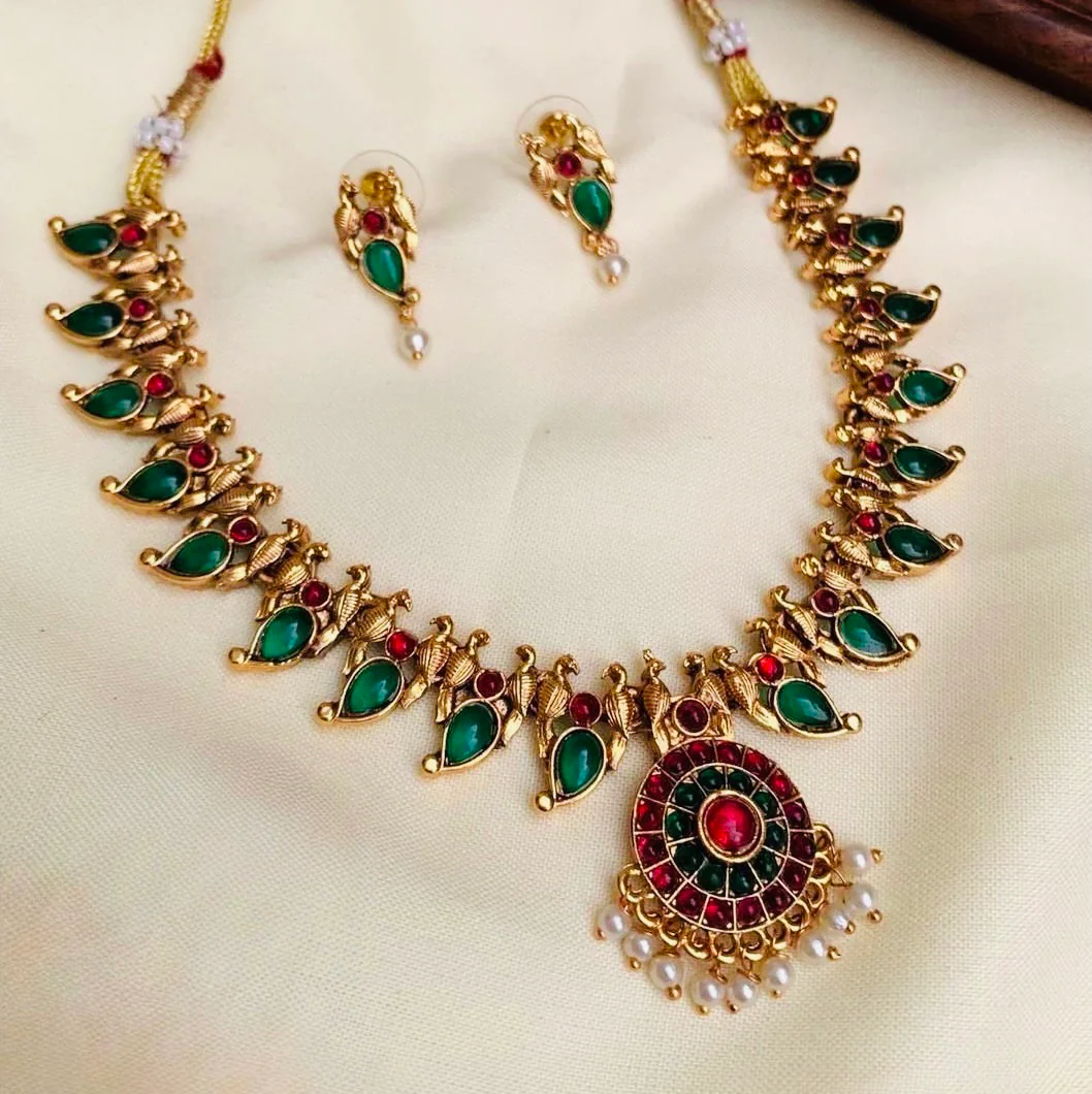 Emera Leaf Antique Bridal Jewellery Set