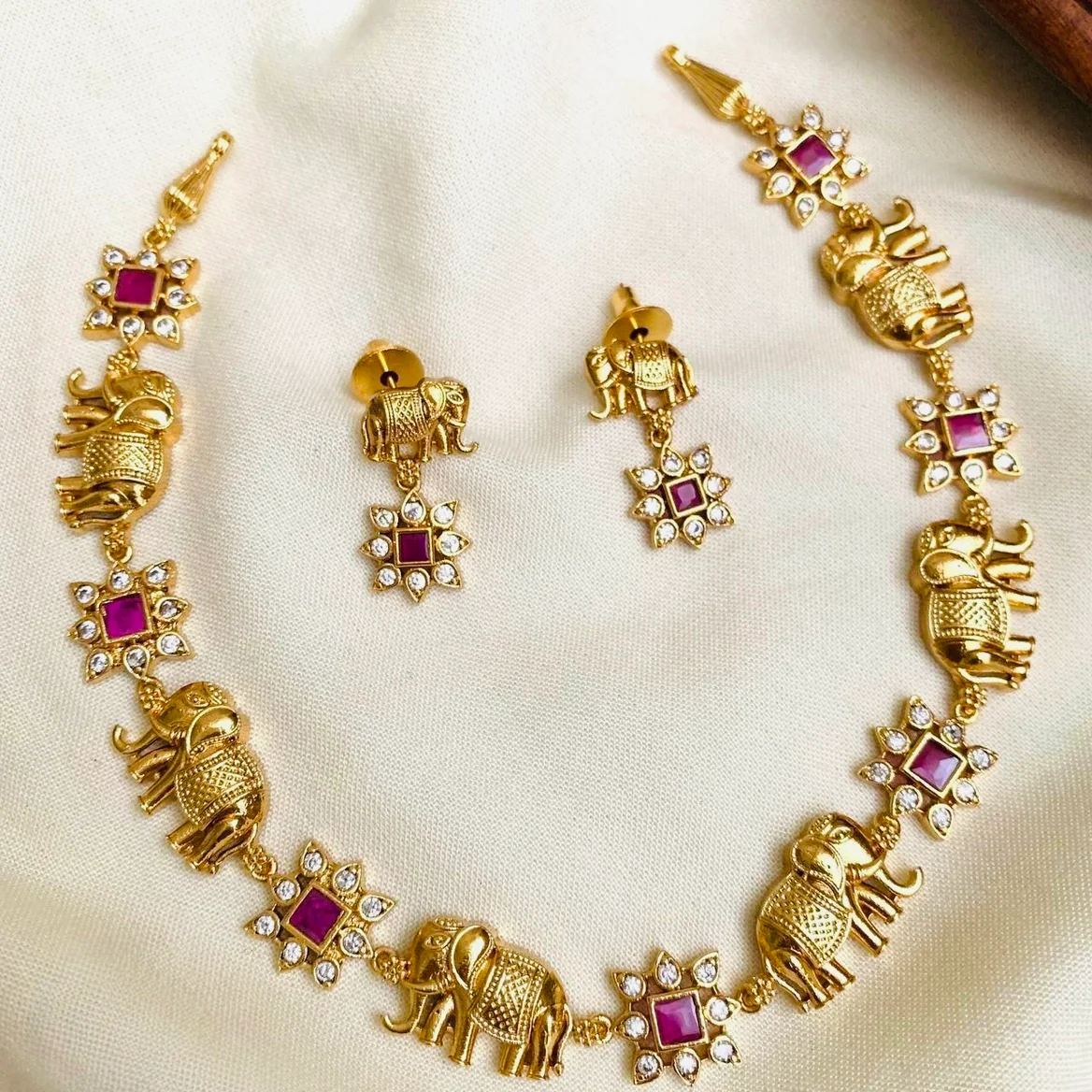 Premium Elephant short Neckset