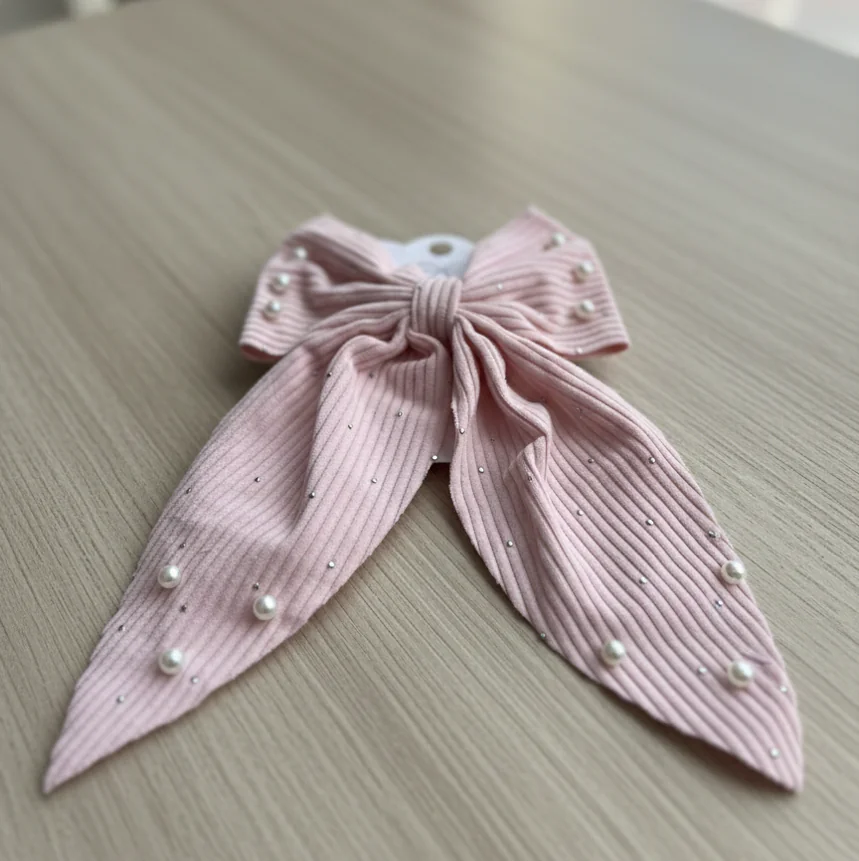 Hair bow with pearls