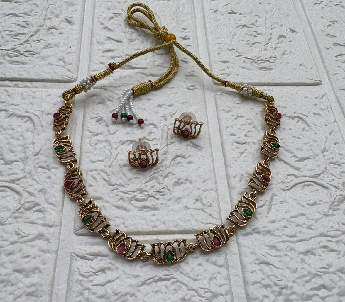 Lotus Neklace 2