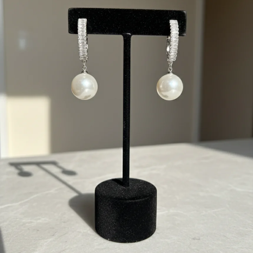 Pearl drop earring