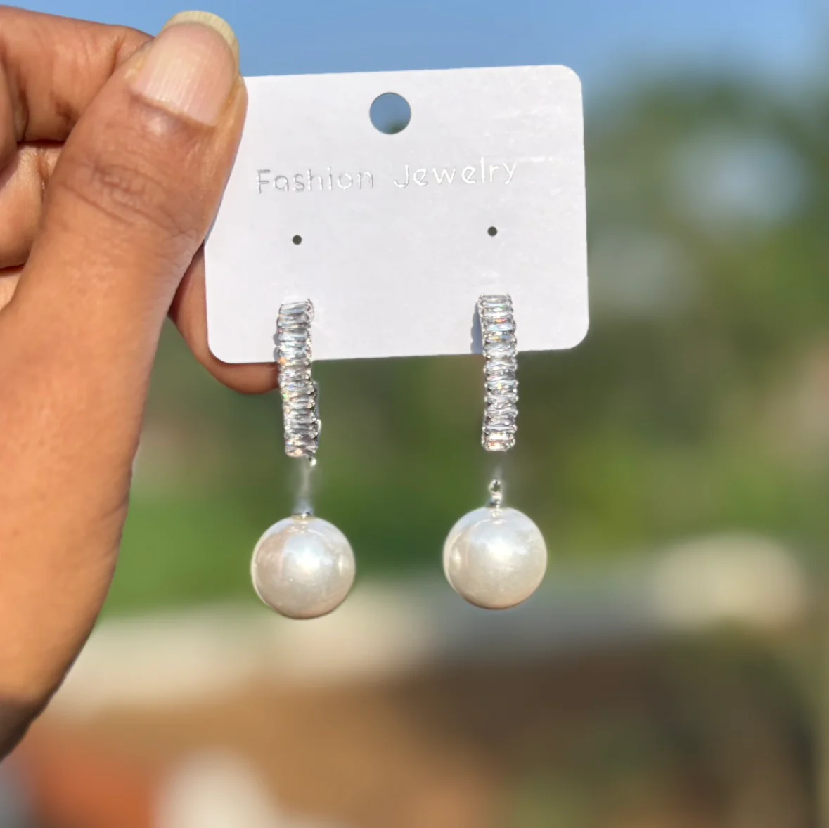 Pearl drop earring 2