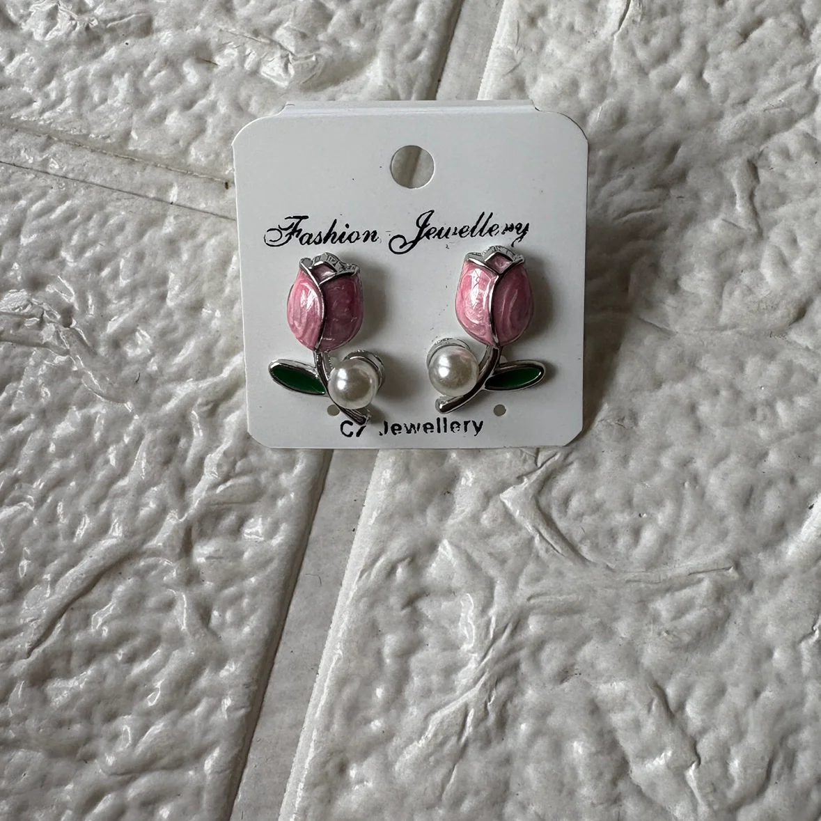 Tulip flower stud 2