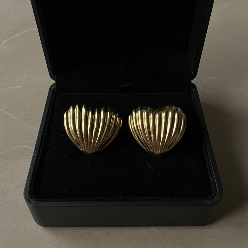 Anti tarnish shell Earring