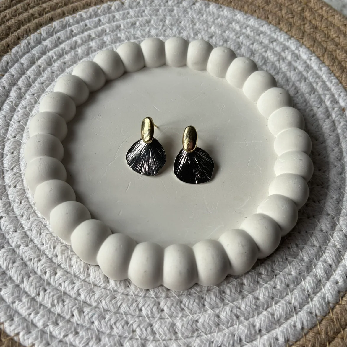 Leaf drop dangle earring 2