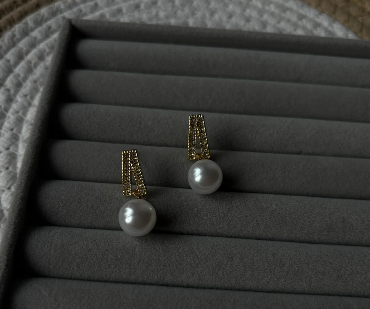 Pearl drop Earring