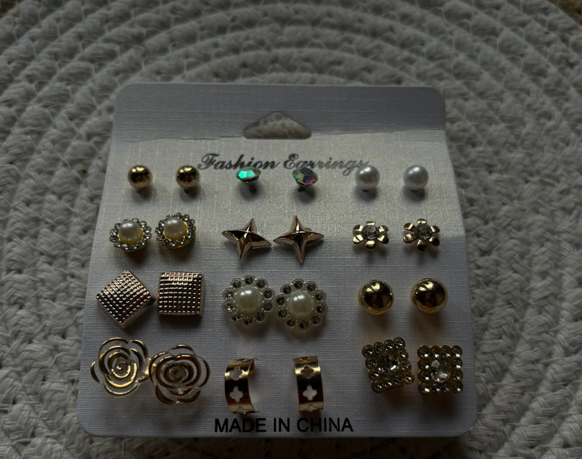 Trendy studs 3