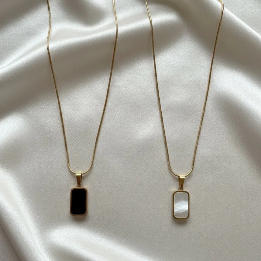 Anti tarnish Reversible Neklace