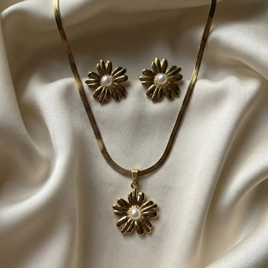 Anti tarnish Neklace & Earring