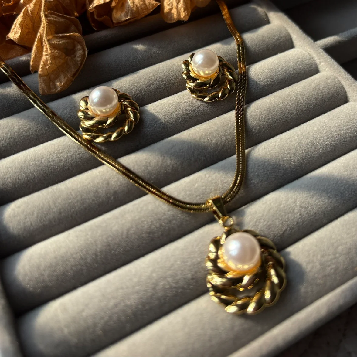 Anti tarnish Neklace & Earring 4