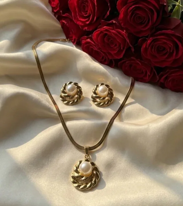 Anti tarnish Neklace & Earring