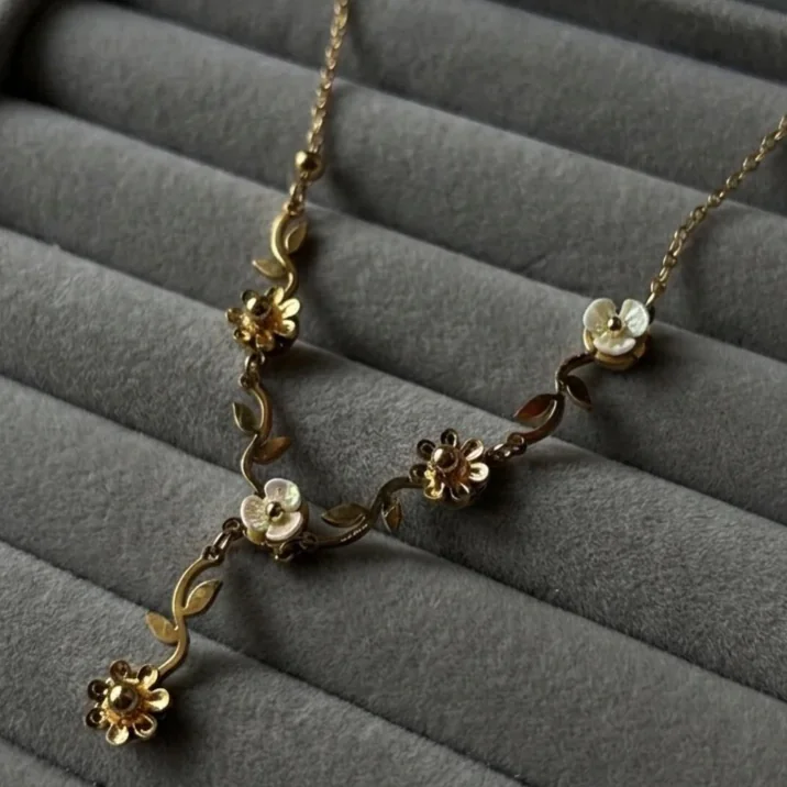 Anti tarnish Floral Neklace 2