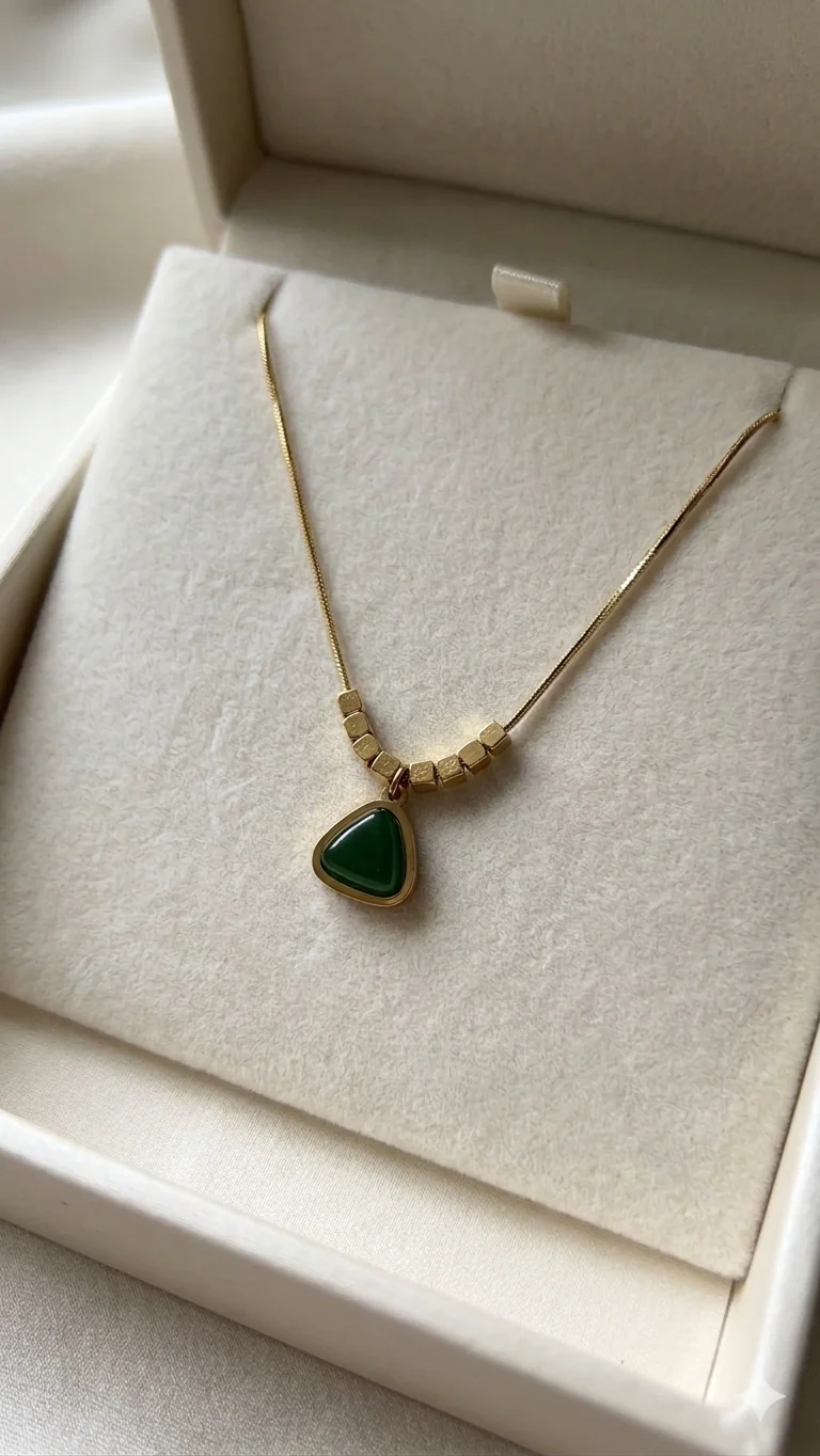 Anti tarnish green stone chain