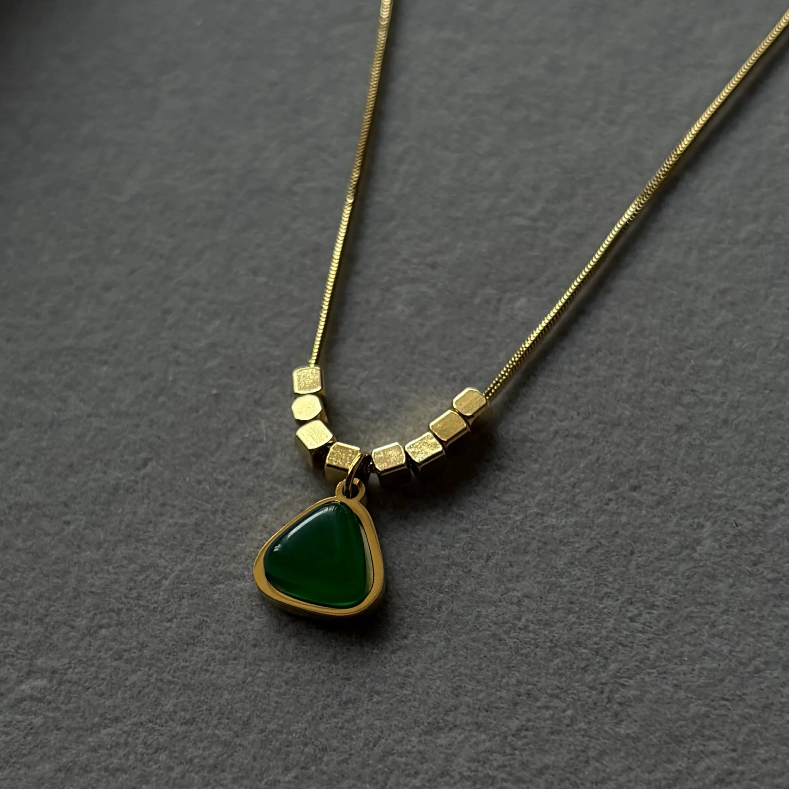 Anti tarnish green stone chain 3