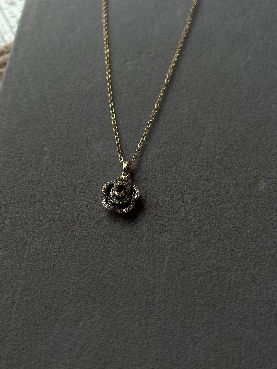 Flower pendant chain 4