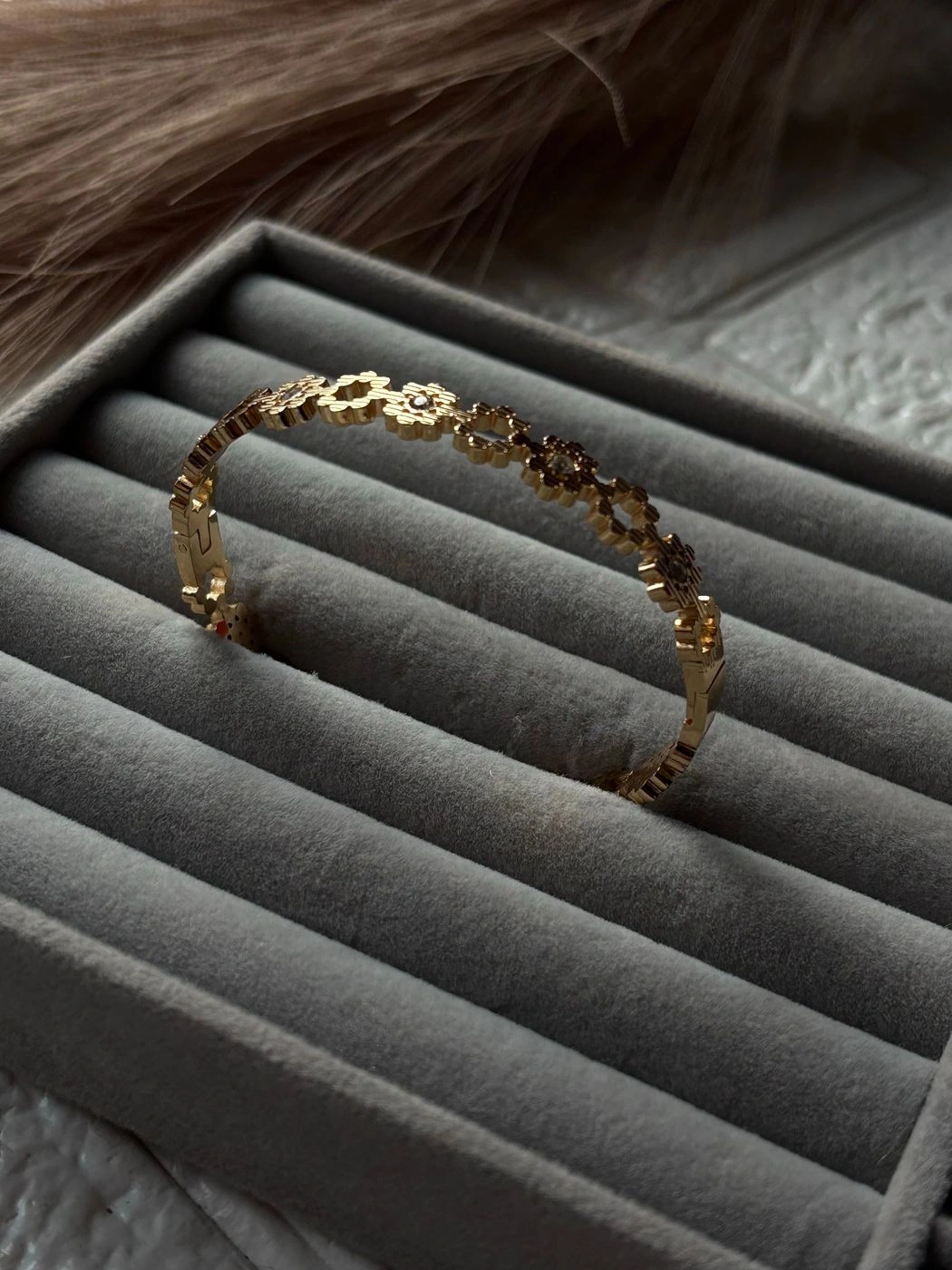 Anti tarnish adult size bracelet 1