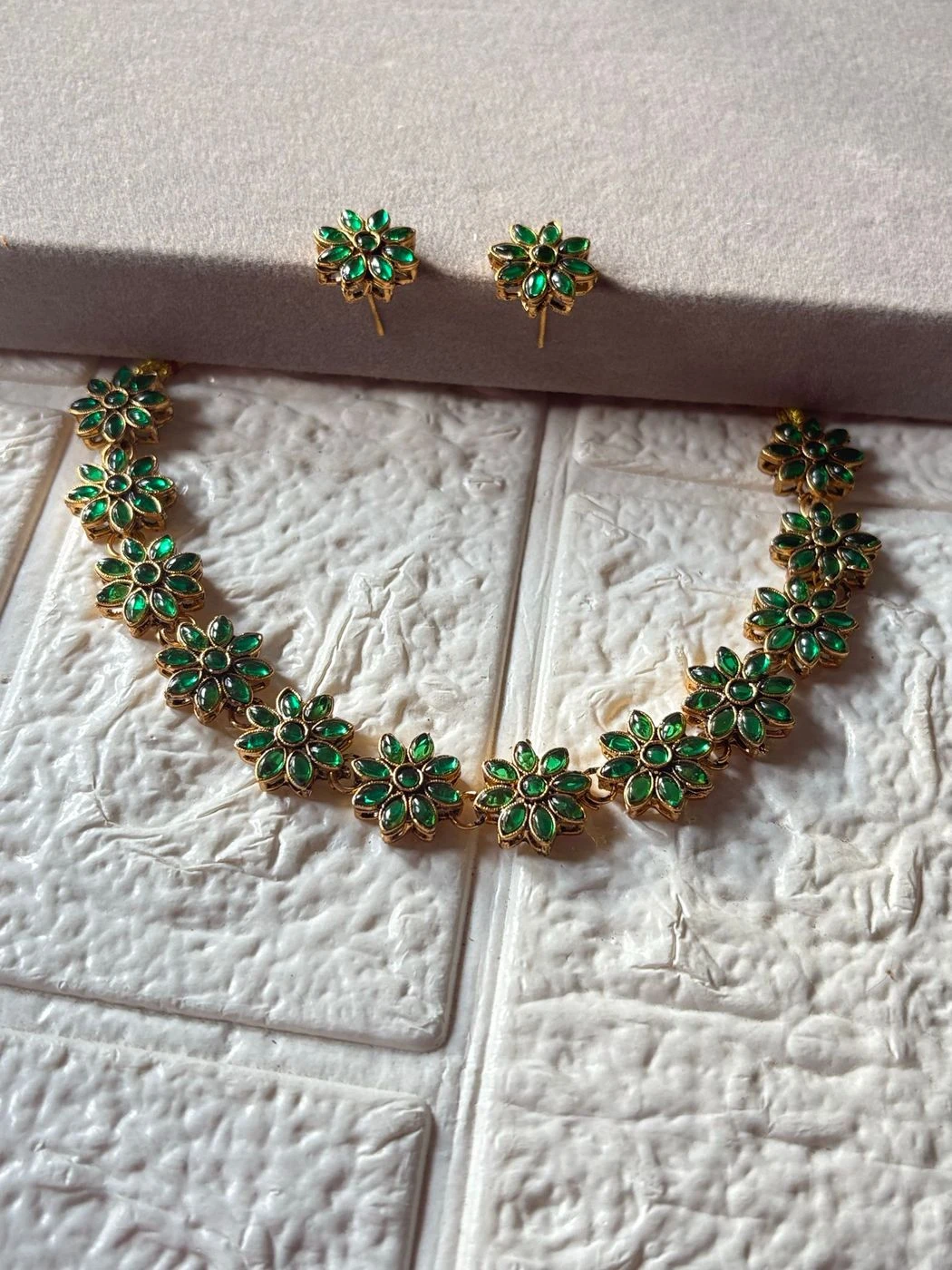 Flower Neklace 3