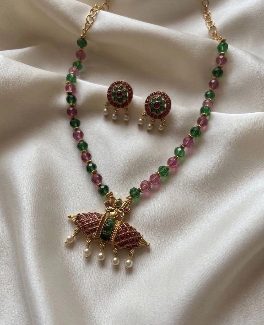 Traditional Beaded Neklace 1