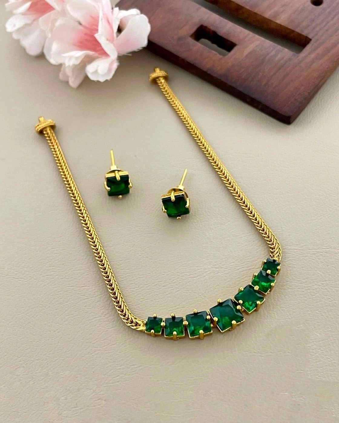 Green stone Necklace