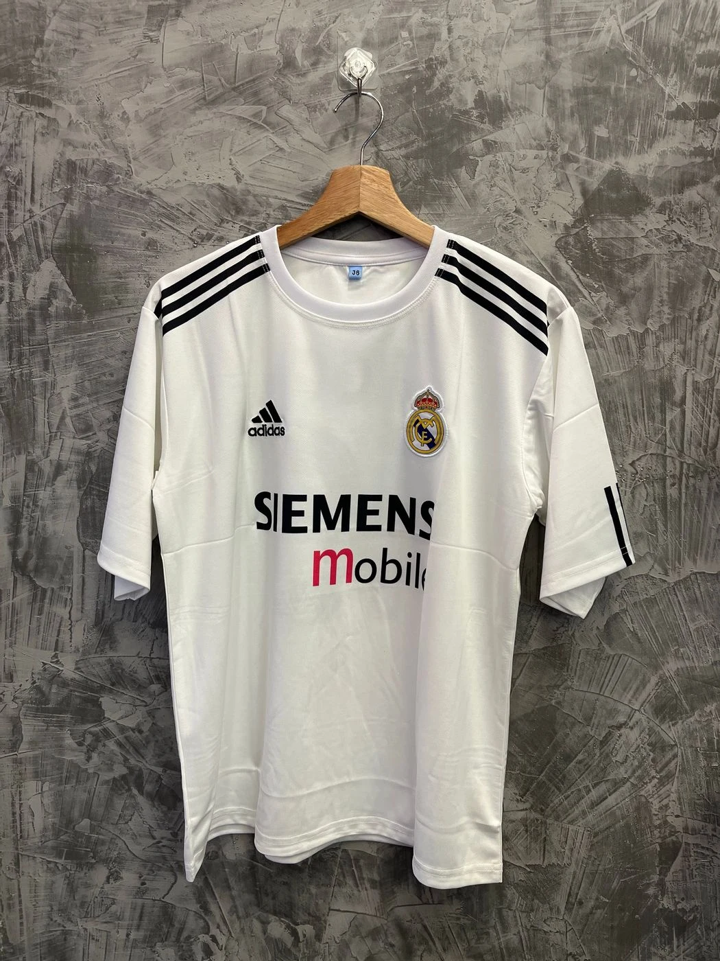 REAL MADRID FIGO EMBROIDERY RETRO FIVESLEEVE JERSEY 1