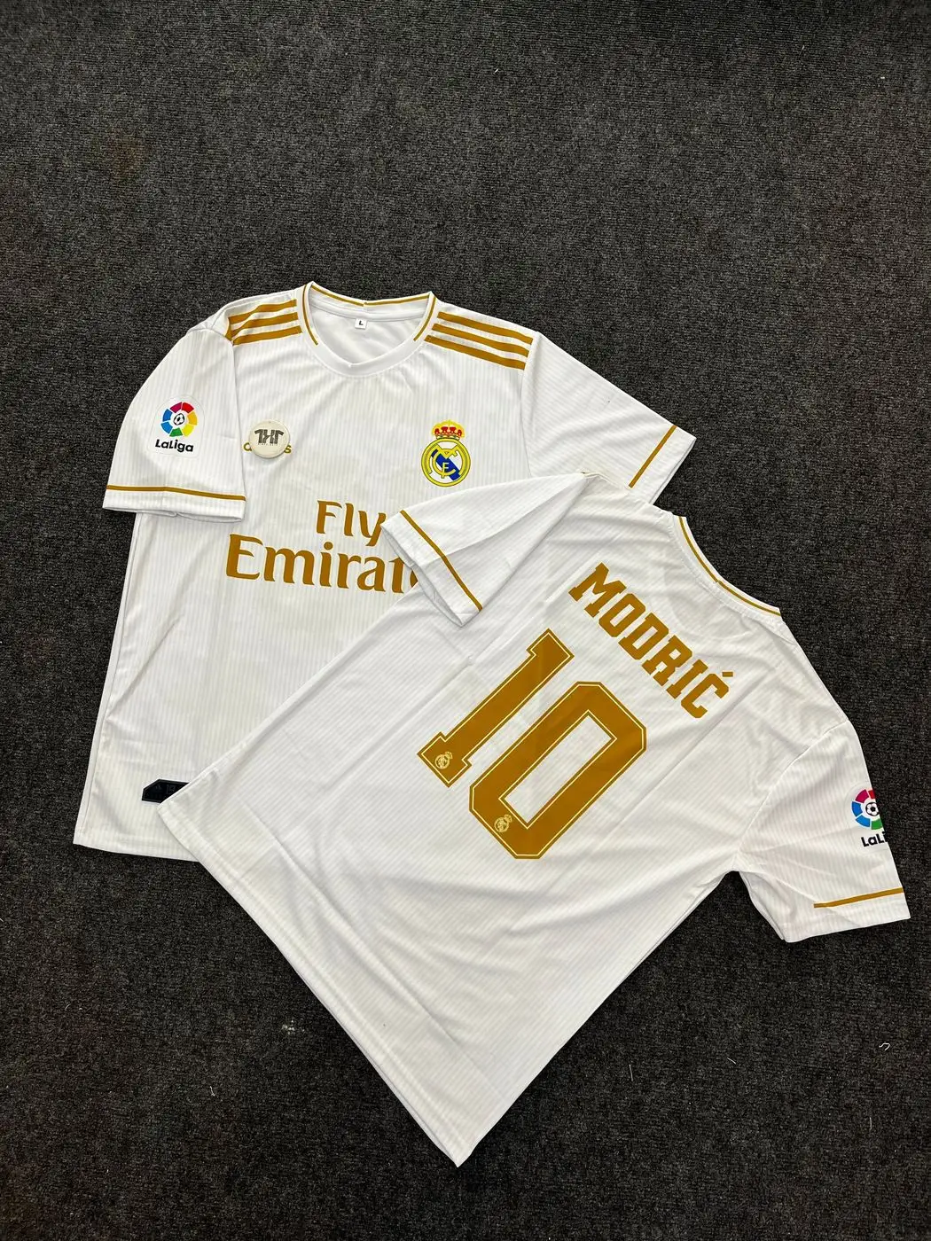 REAL MADRID MODRIC RETRO JERSEY 1