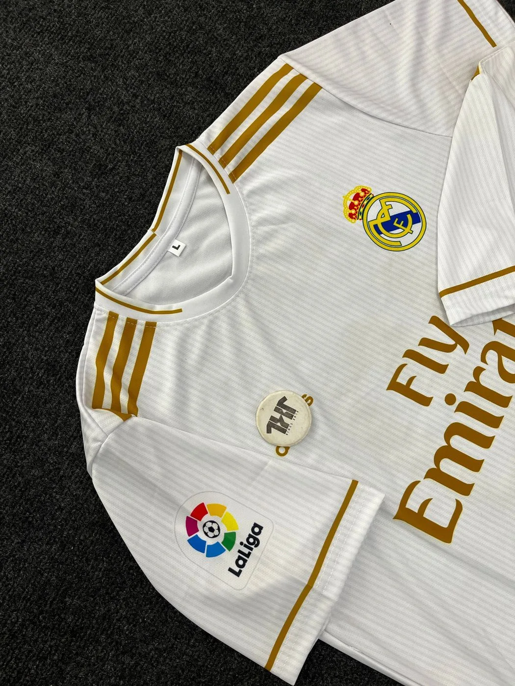 REAL MADRID MODRIC RETRO JERSEY 3