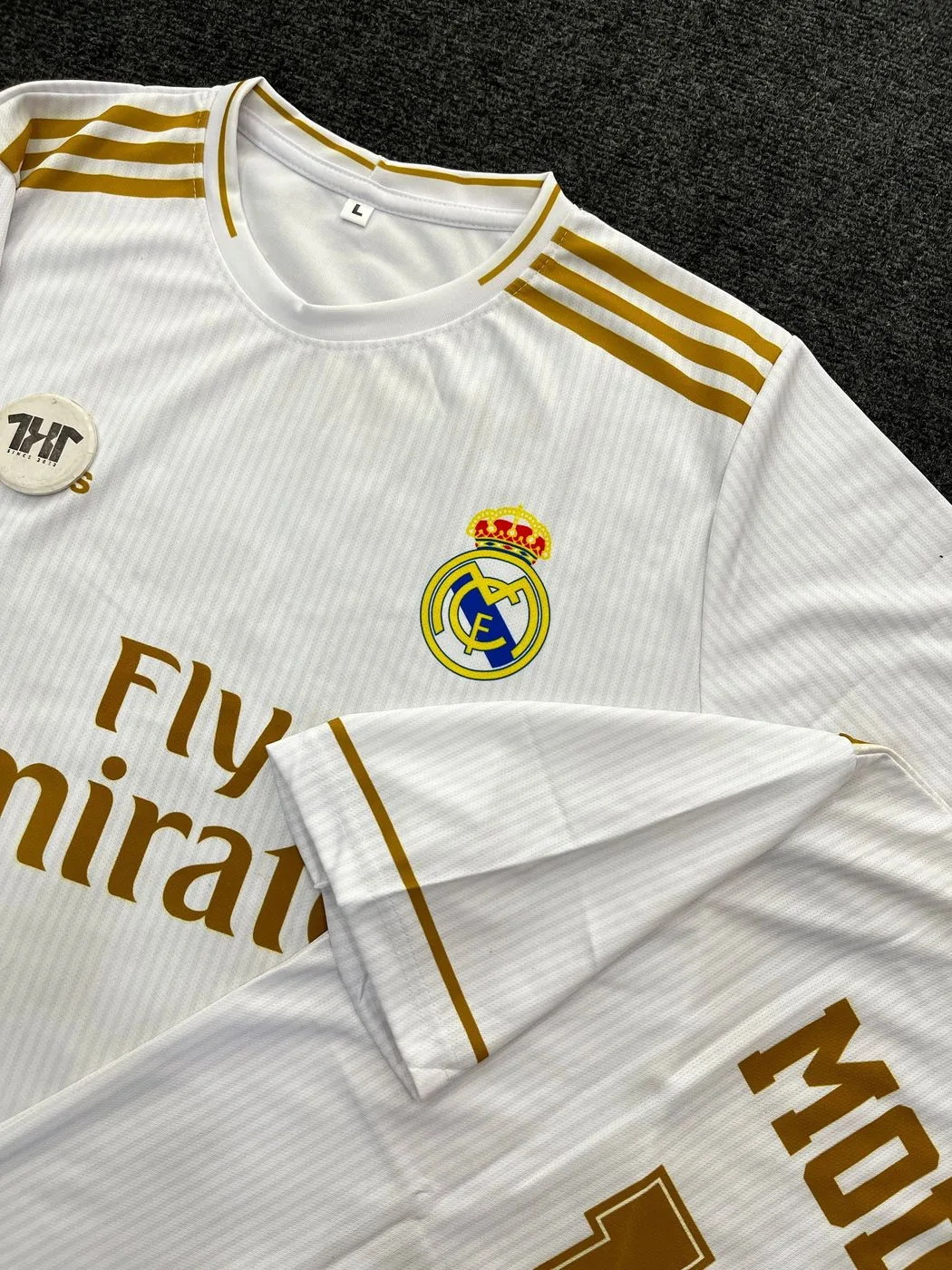 REAL MADRID MODRIC RETRO JERSEY 4