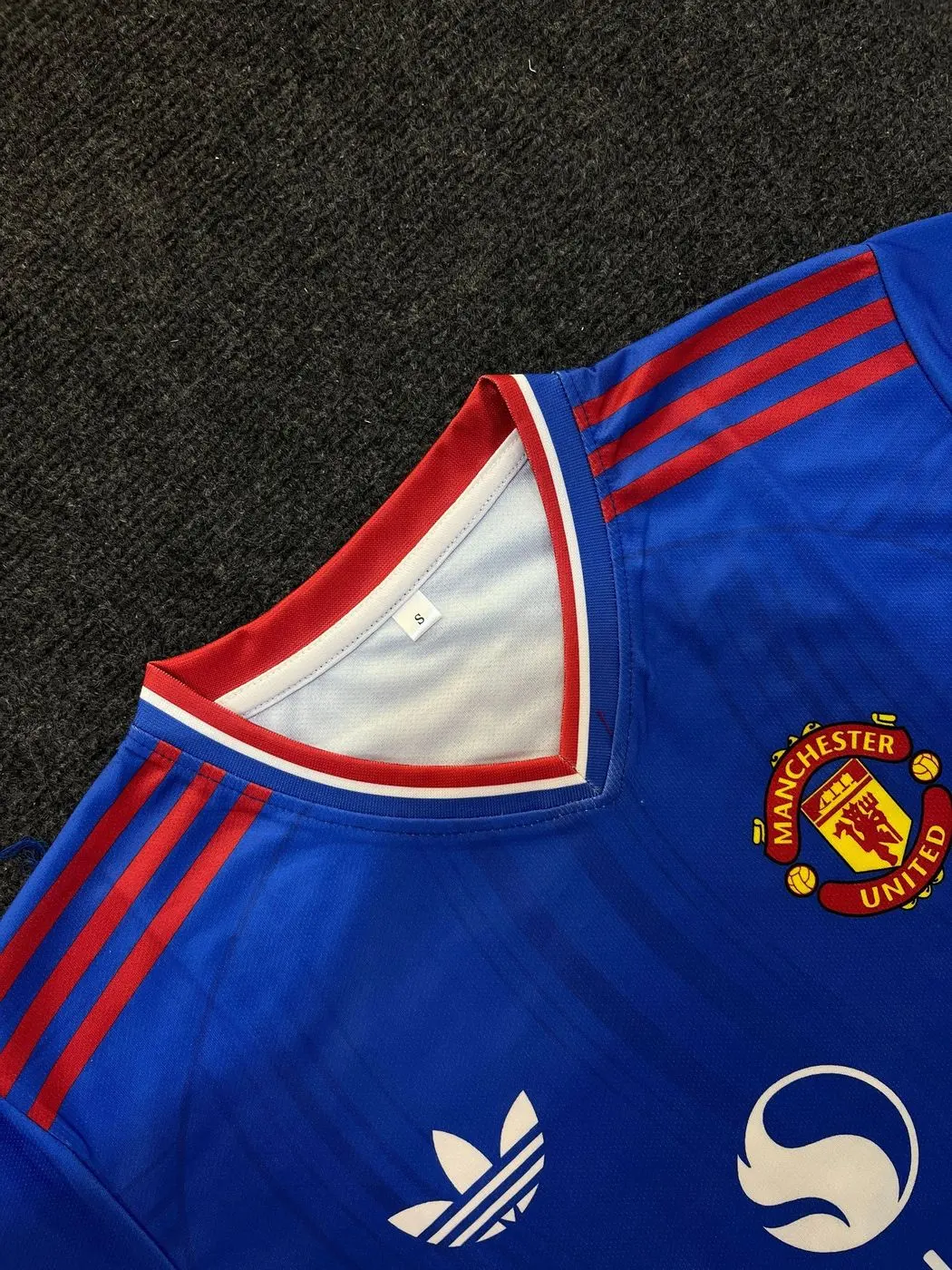 MANCHESTER UNITED 2026-27 AWAY JERSEY V NECK BRUNO FERNANDES 3