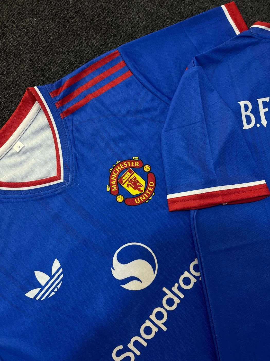 MANCHESTER UNITED 2026-27 AWAY JERSEY V NECK BRUNO FERNANDES 4