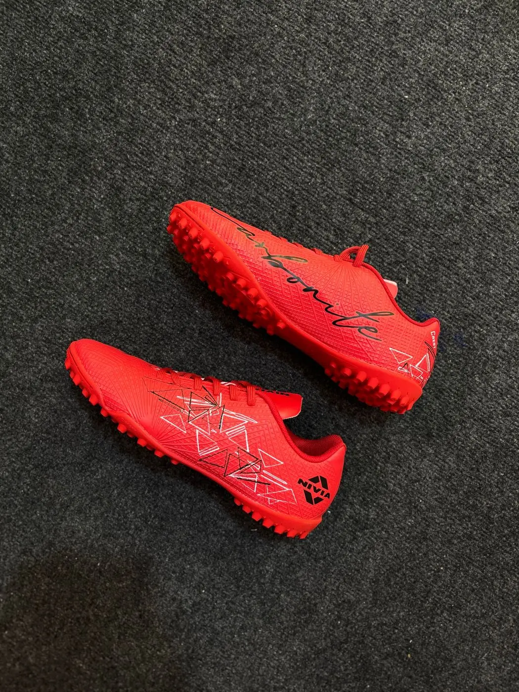 NIVIA CARBONITE CREST TURF COMBO 2