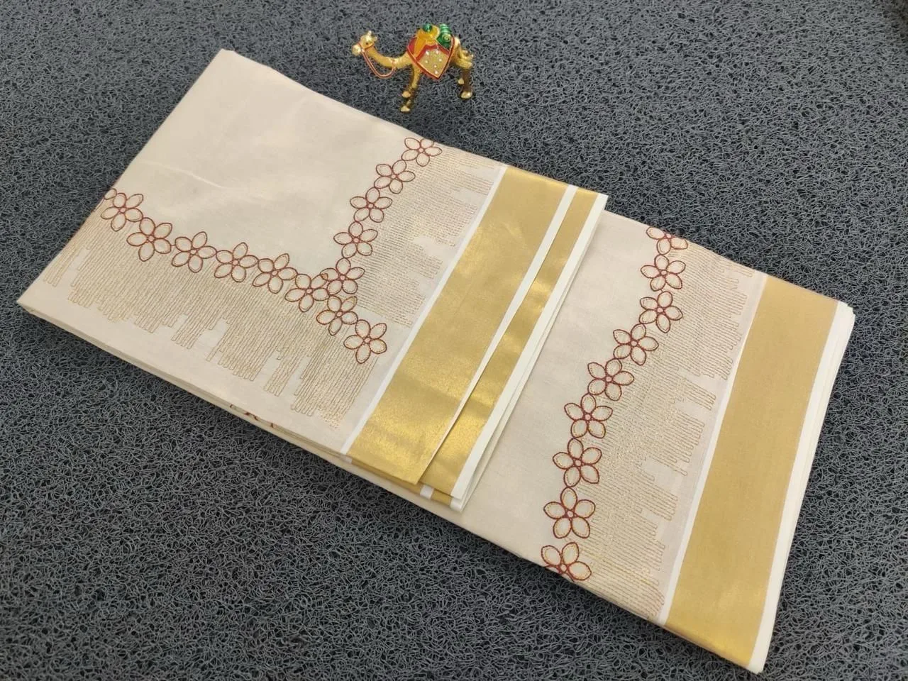 Kerala Tissue embroidered Saree 2
