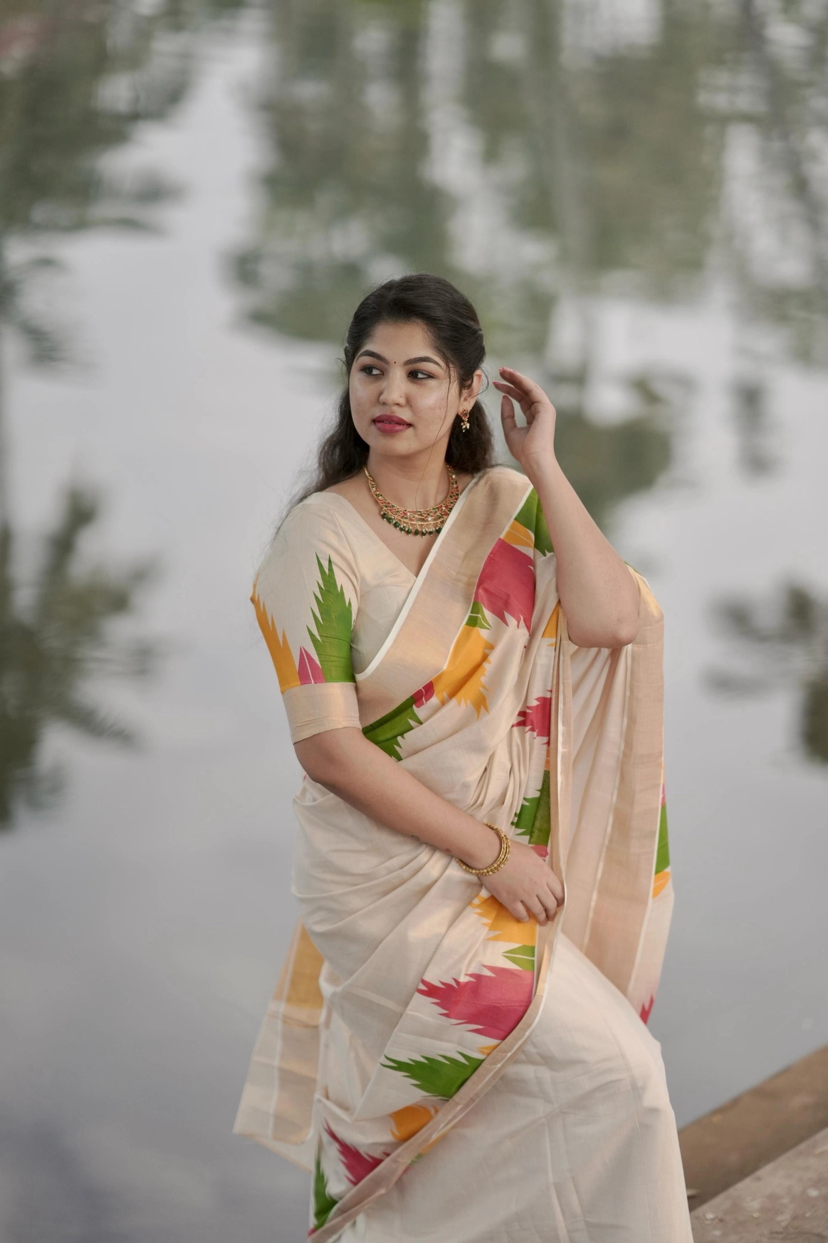 Multicolour Temple Golden Tissue Kerala Saree 7