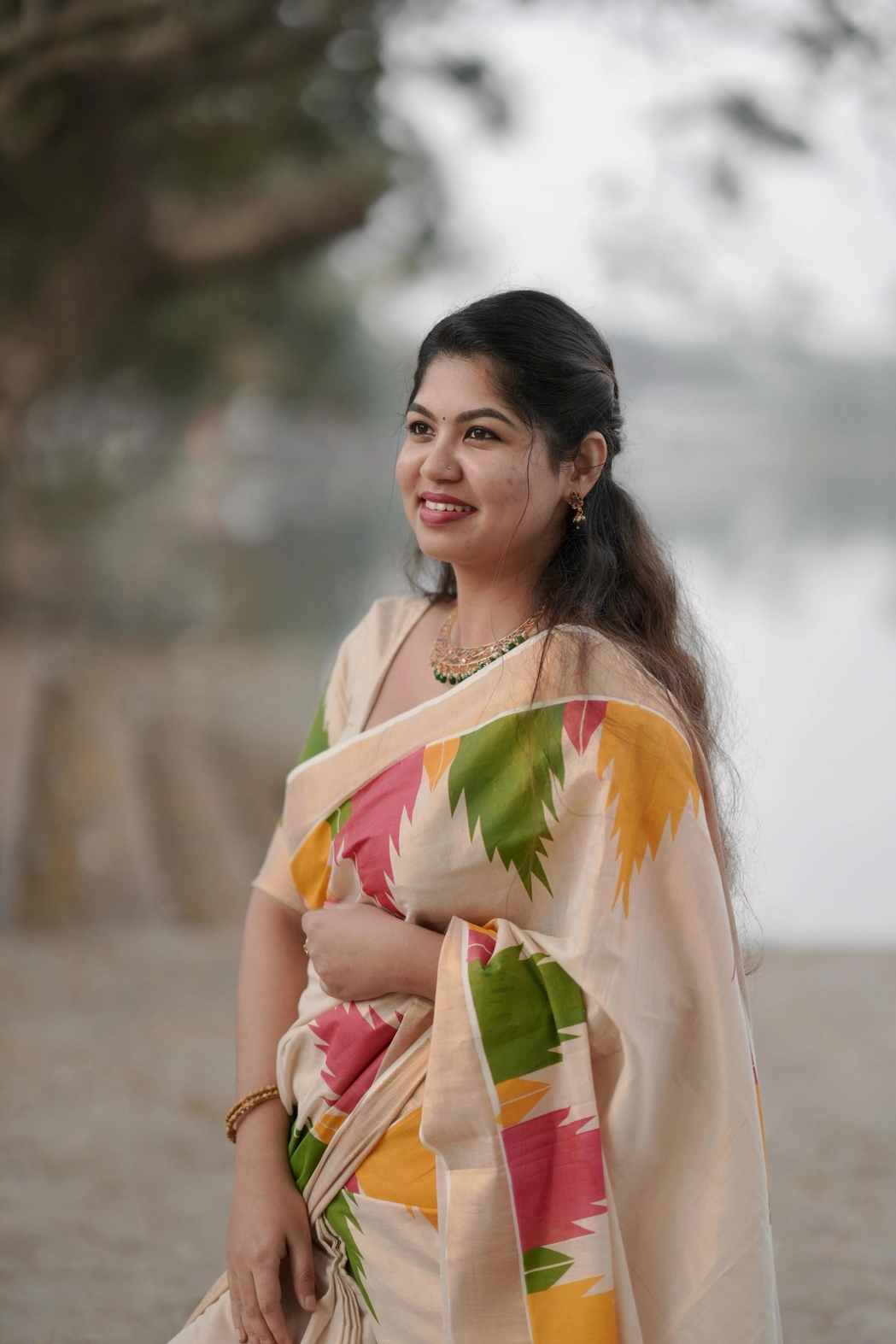Multicolour Temple Golden Tissue Kerala Saree 9