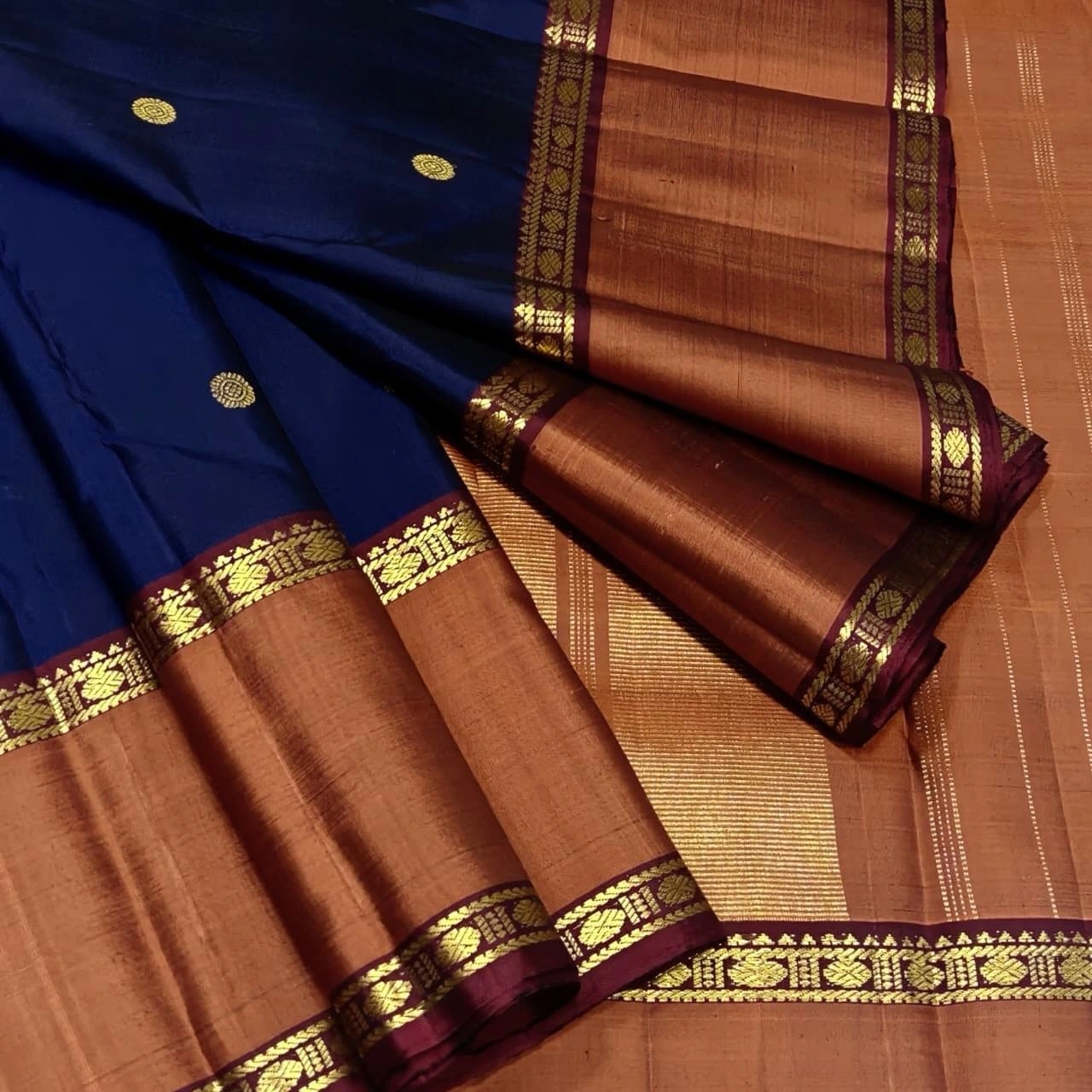 Pure kanchipuram silk sarees handwoven with 2 g  jari 7
