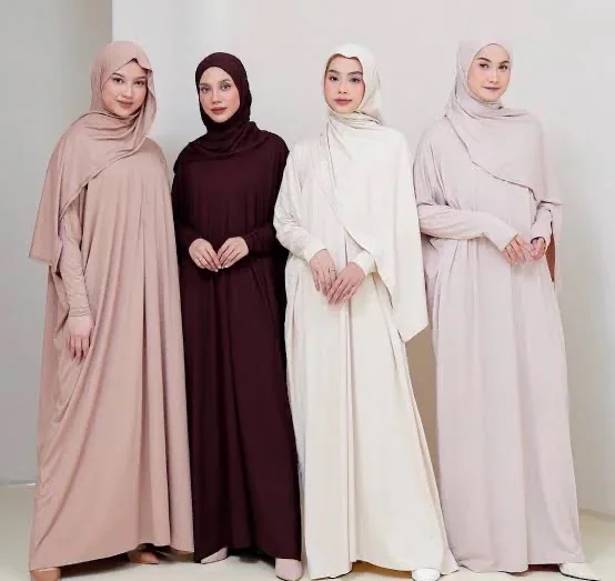 Elegant Women's Fashion Curated to Inspire Style and Self-Confidence