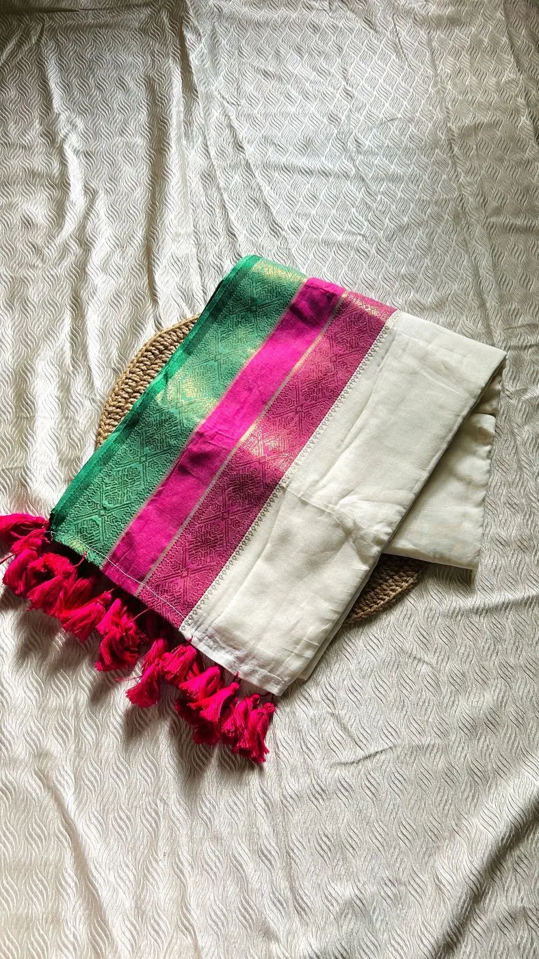 Premium Mul Cotton Saree with Contrast Zari Border – Off White | Pink & Green 3