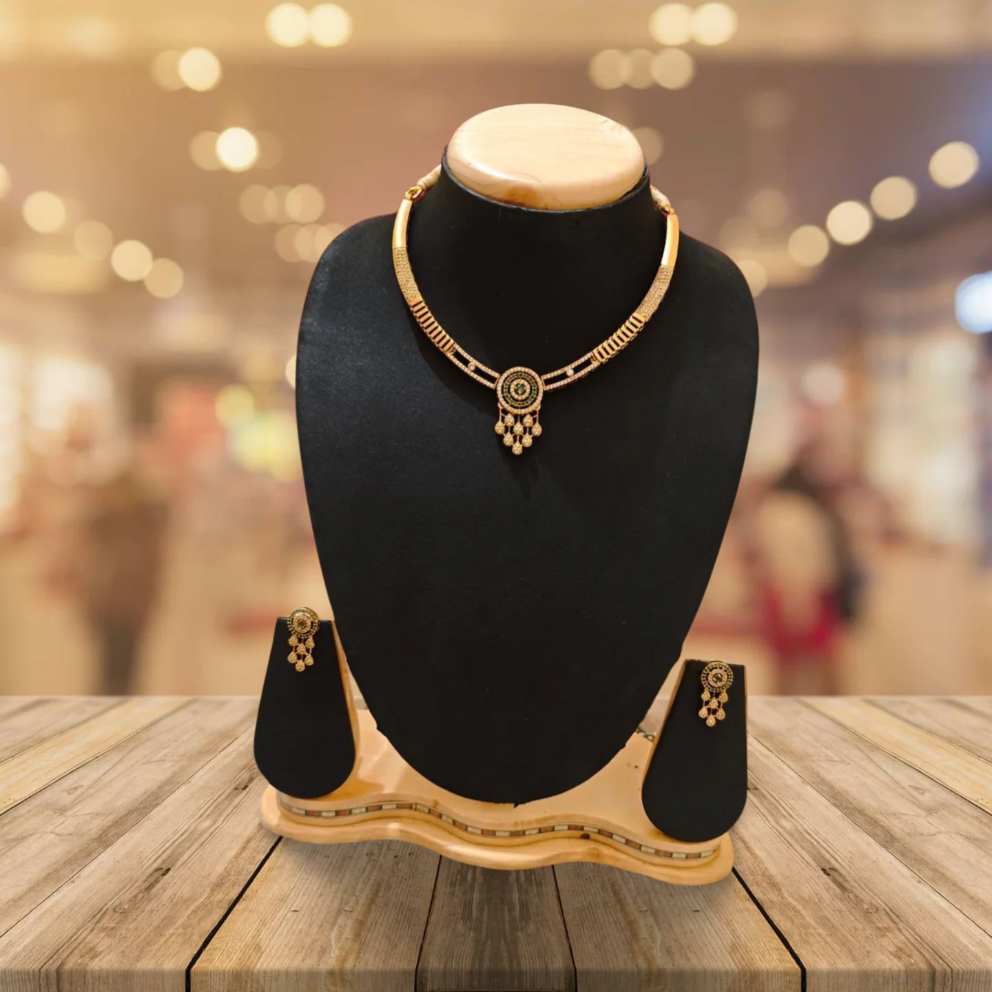 Party wear necklace