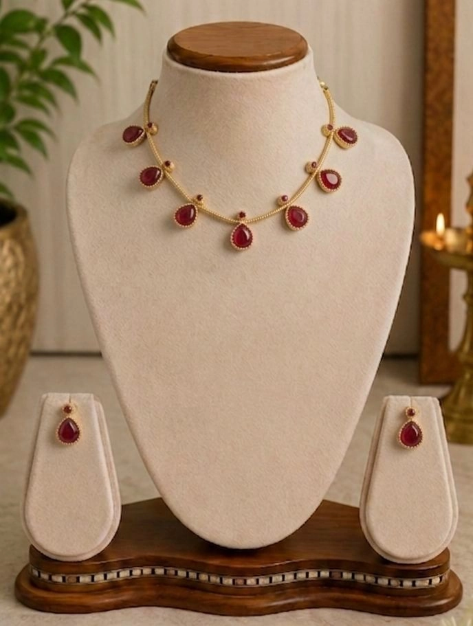 Rain drops single stone neck piece