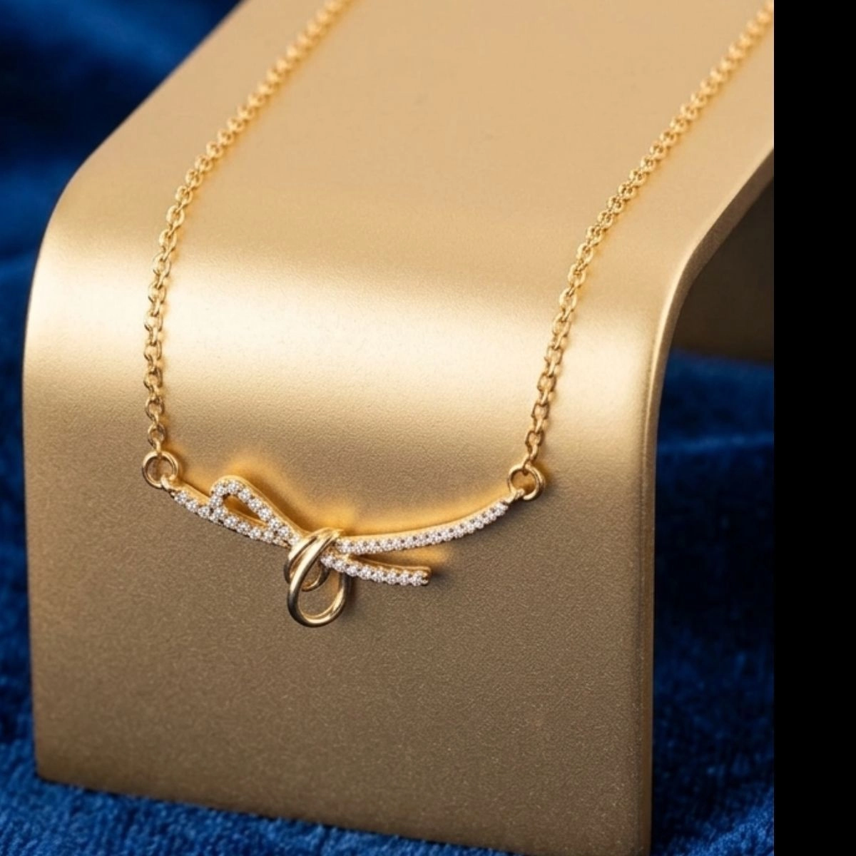 Knot Chains