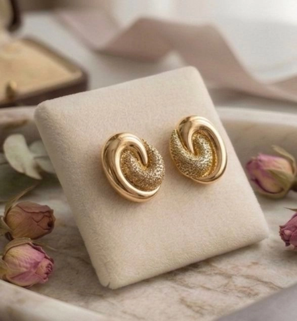 Textured Gold Swirl Stud