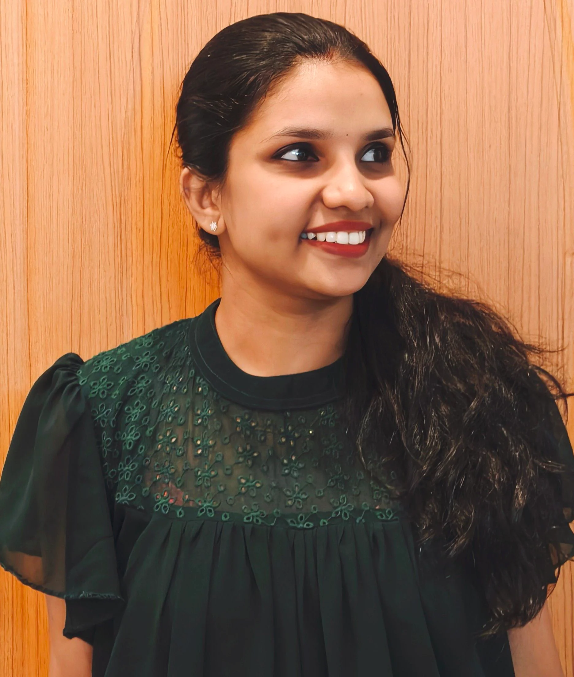 Green carpet: Georgette Aline kurti(DT014)